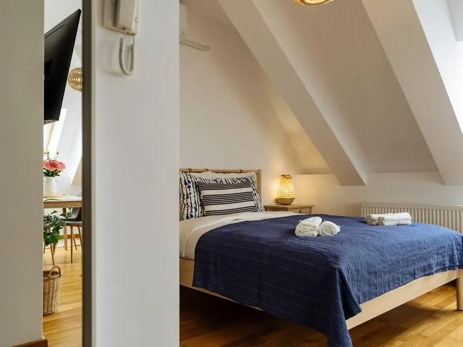Vivando - Cosy Double Studio B + Parking Apartment Bucharest 0*,
