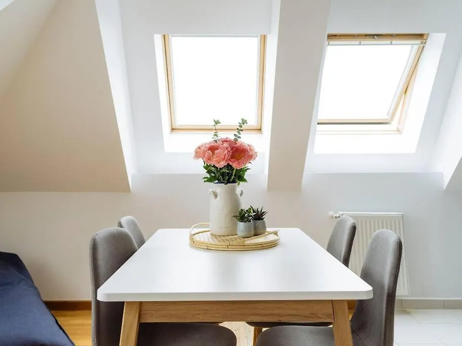 Vivando - Cosy Double Studio B + Parking Apartment Bucharest 0*,